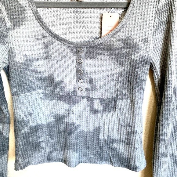 Cozie Pink Rose Grey top Tie-Dye Waffle Knit Long Sleeve Crop blouse size M boho - Picture 6 of 6